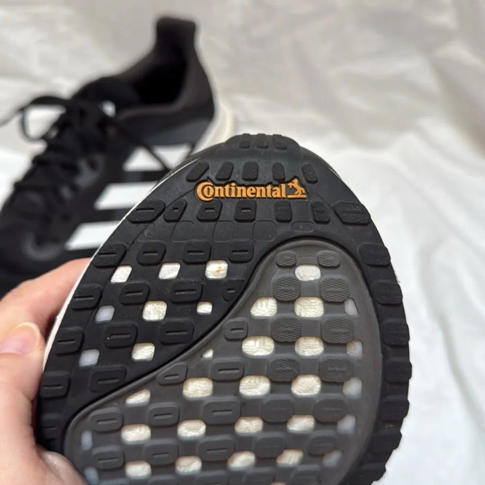 Women’s Adidas Black and White Sneakers Solar Glide ST. Size 9.5 - Picture 13 of 13